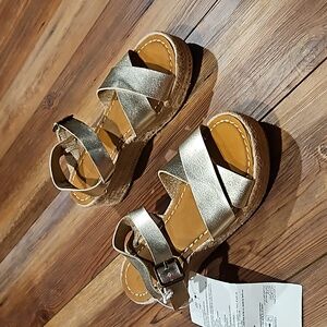 🆕 Platform sandals. Amazon essentials